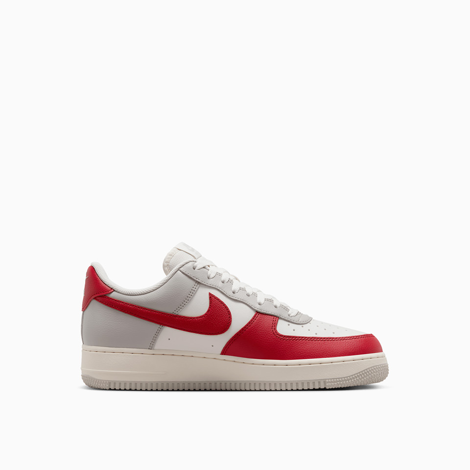 NIKE: NIKE AIR FORCE 1 '07 SNEAKERS HJ9094-012