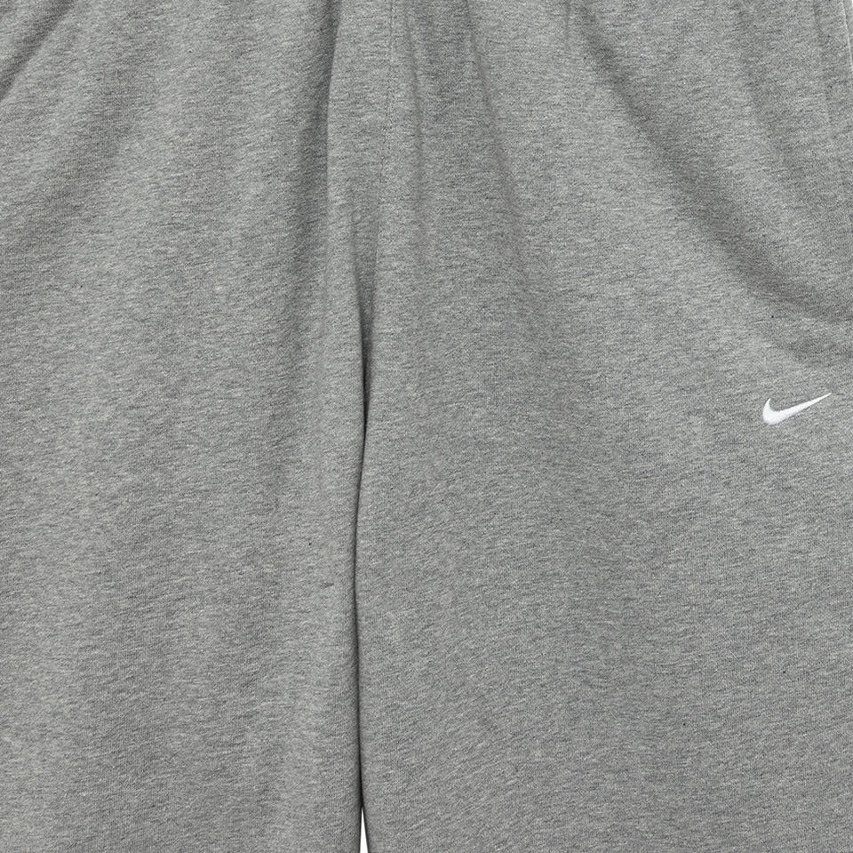 NIKE: PANTALONE NIKE SOLO SWOOSH DX1364-063