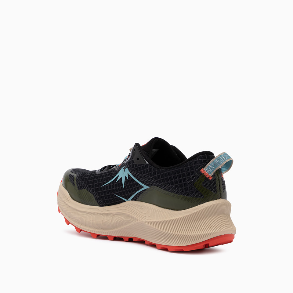 ASICS: ASICS TRABUCO MAX 3 SNEAKERS 1011B800-002