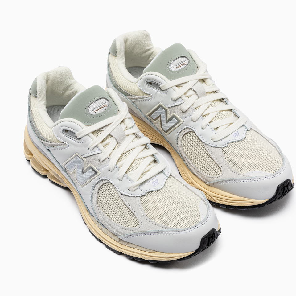 NEW BALANCE: NEW BALANCE 2002R SNEAKERS M2002RIA