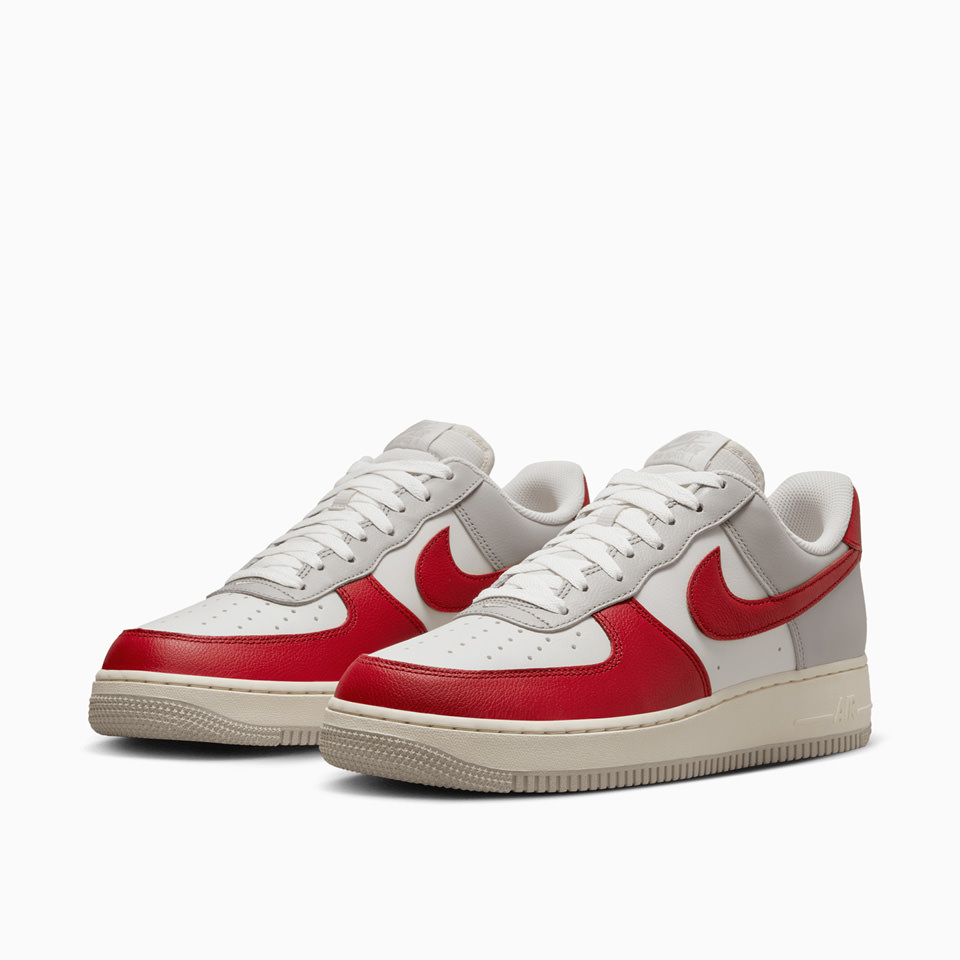 NIKE: SNEAKERS NIKE AIR FORCE 1 '07 HJ9094-012