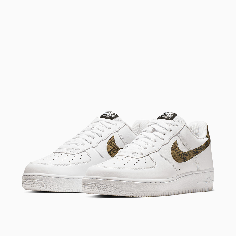 NIKE: NIKE AIR FORCE 1 LOW RETRO PREMIUM SNEAKERS AO1635-100