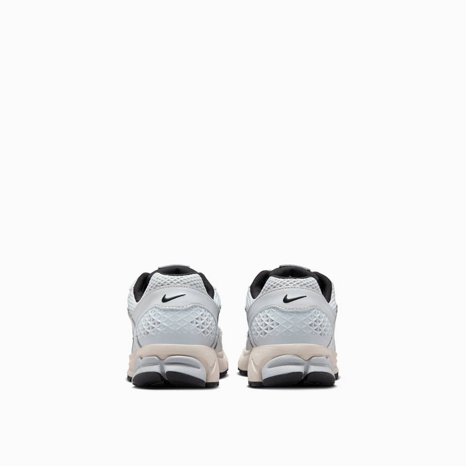 NIKE: NIKE ZOOM VOMERO 5 (W) SNEAKERS FN6742-002