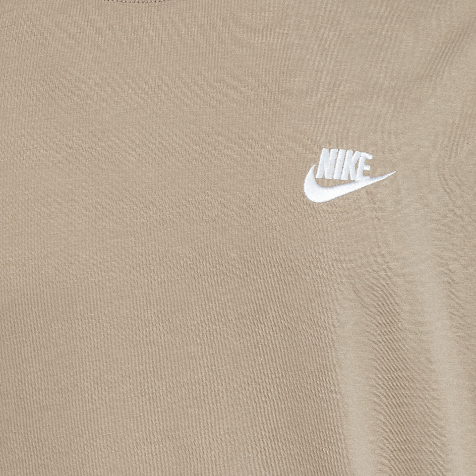 NIKE: T-SHIRT NIKE SPORTSWEAR CLUB AR4997-248